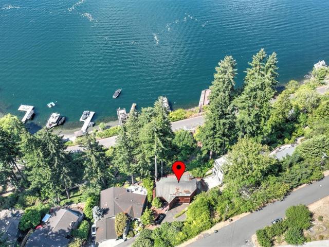 2305 E Lake Sammamish Place SE