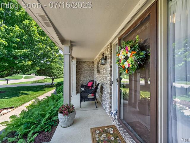 2305 Huntington Drive