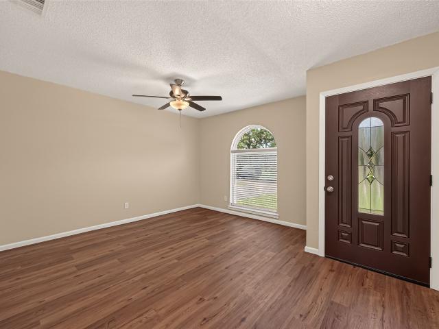 2305 Kingsway Drive