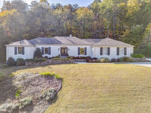 2305 Ravine Way