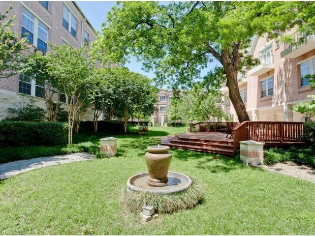 2305 Worthington Street # 135