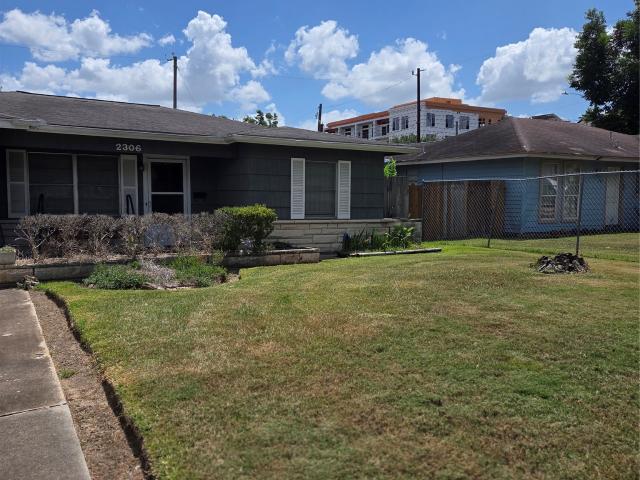 2306 Reinerman Street