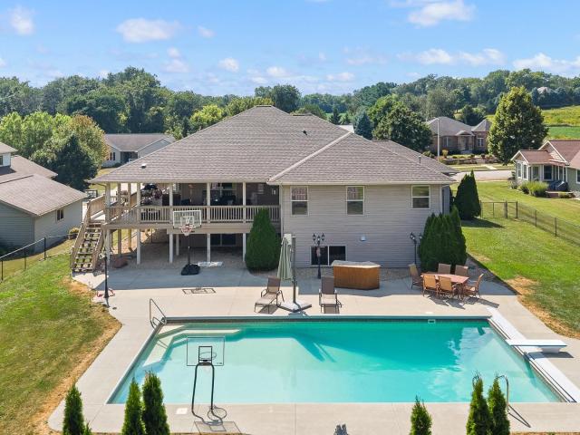 2306 Surrey Lane