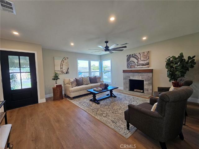2306 W 180th St