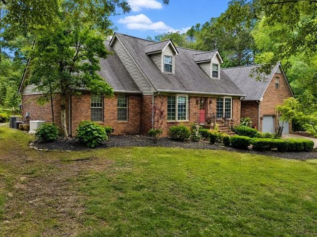 2307 Hamlin Dr