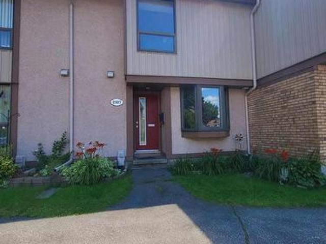 2307 Stonehenge Crescent, Ottawa, ON, K1B 4N7 townhouse for lease | Listing ID X13679 | Royal LePage