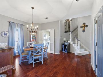 2307 William Circle