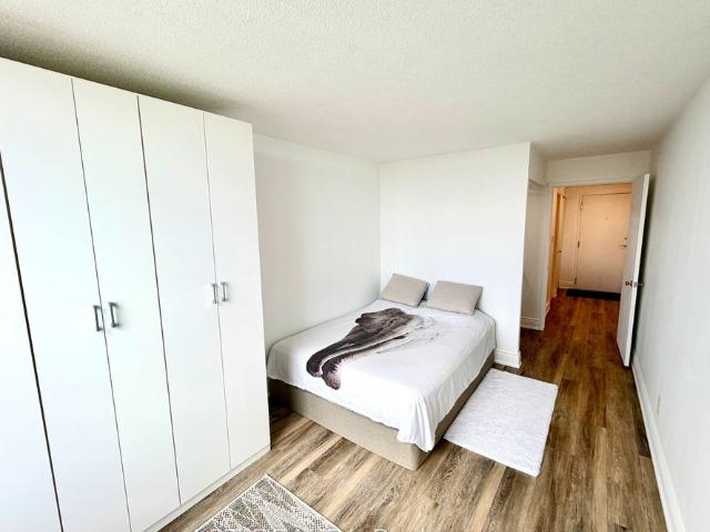 2307 135 Hillcrest Avenue, Mississauga