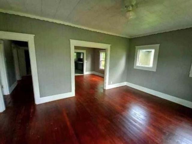 2308 Morgan St, 3 beds, 1 full bath