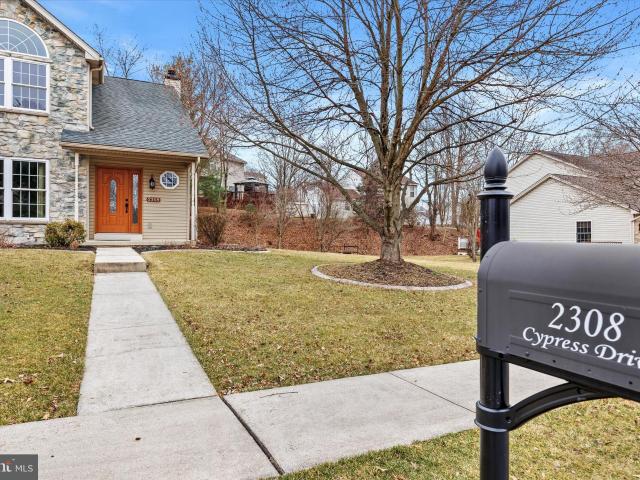 2308 Cypress Dr, Harrisburg, PA 17110 | MLS #PADA2057