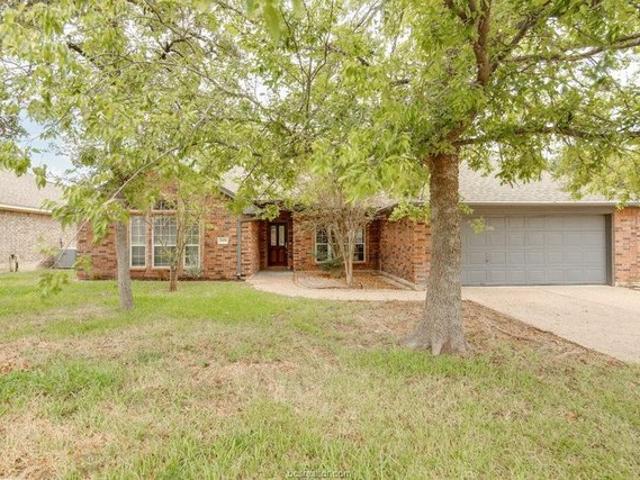 2309 N Pioneer Trl, Bryan, TX 77808