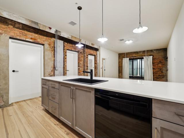 2309 1st Ave N, 1 bed, 1 full bath