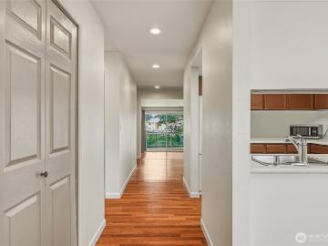 23003 Lakeview Dr, Unit 208, Mountlake Terrace, WA 98043 | MLS #2510