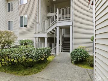 23009 Lakeview Dr, Unit B103, Mountlake Terrace, WA 98043 | MLS #2511