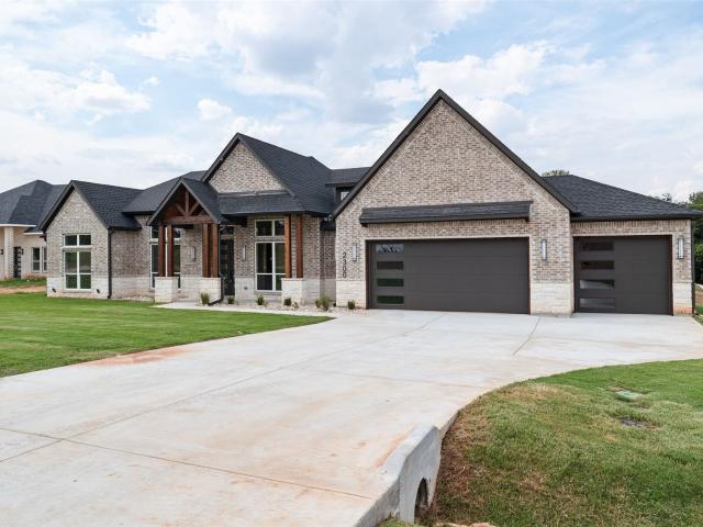 2300 Candlestick Drive, Granbury, US, TX