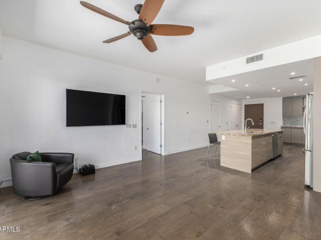 2300 e campbell avenue # 104