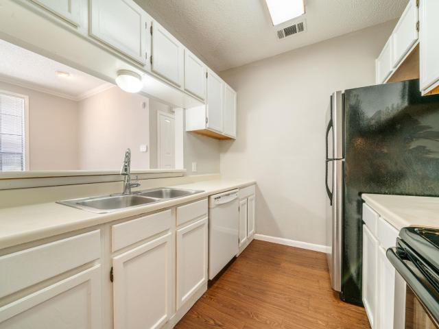 2300 Leon St # 101