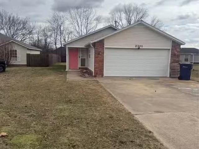 2301 CHANEL ST, SILOAM SPRINGS, AR 72761