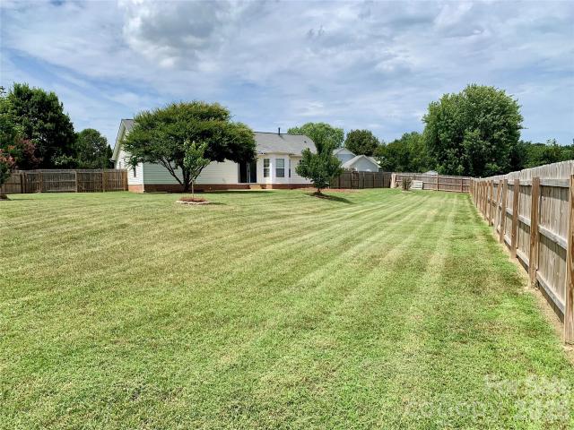 2301 Hunters Way