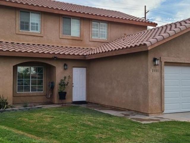 2301 Victoria Ct, Imperial, CA 92251