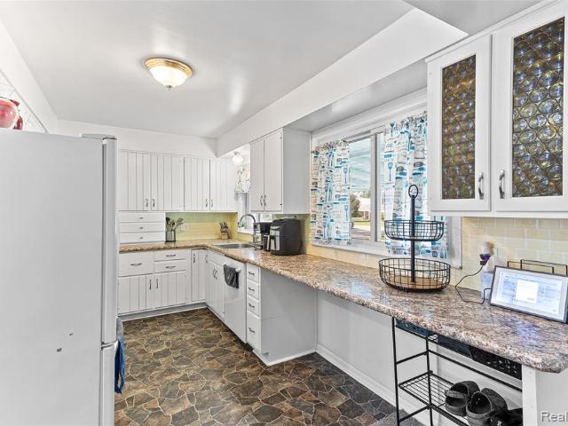 23020 Farmington Road