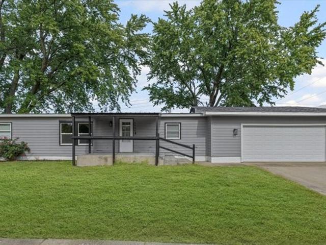 2302 E Perkins Rd, Urbana, IL 61802