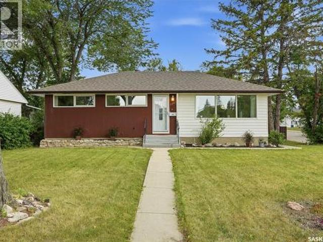 2302 Hanover Avenue, Saskatoon, SK, S7J 1E6 house for sale | Listing ID SK047293 | Royal LePage