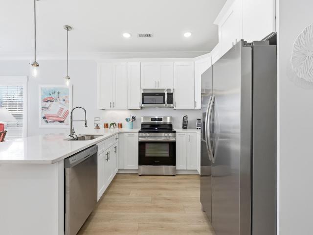 2302 Seaseeker Ln