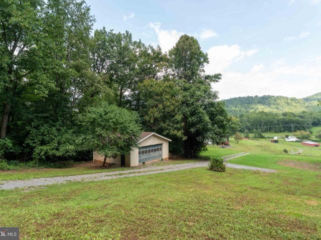 2302 Thoroughfare Road