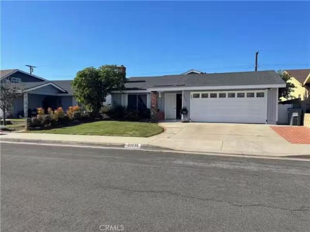 23035 KINARD AVE, CARSON, CA 90745