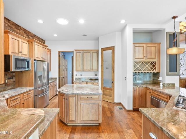2303 e scarlet bugler circle