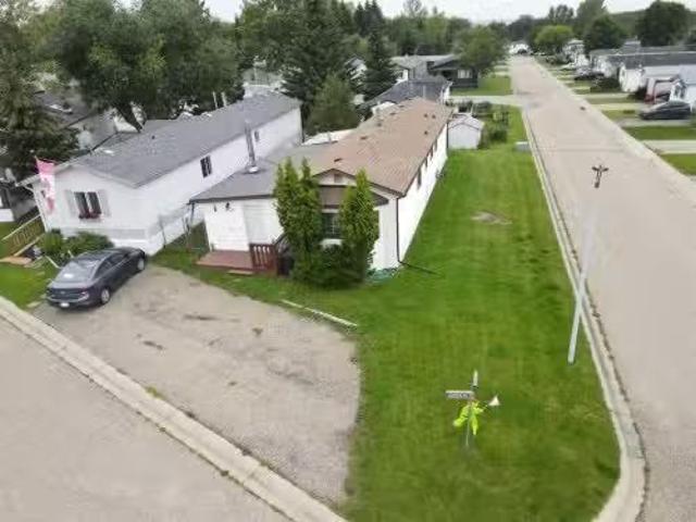 230 38850 Range Road 25A, Rural Red Deer County, AB, T0M 0H0.