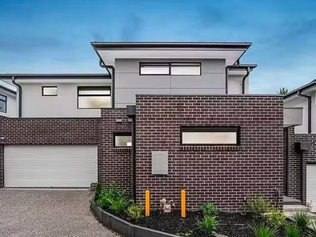 2/30 Cameron Road, Croydon, VIC 3136