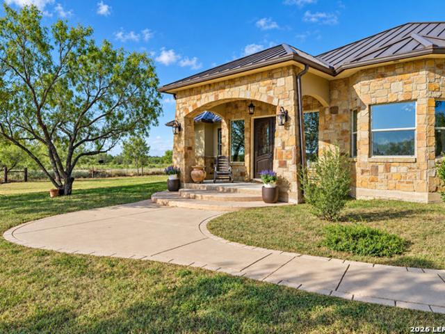 230 Casarez Rd