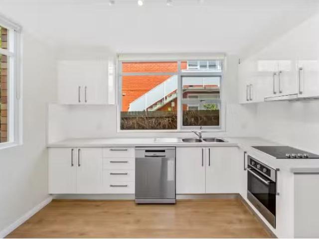 2/30 Clarence Avenue, DEE WHY Apartment for rent Listed by Ge.