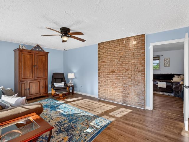 230 Clearview Heights
