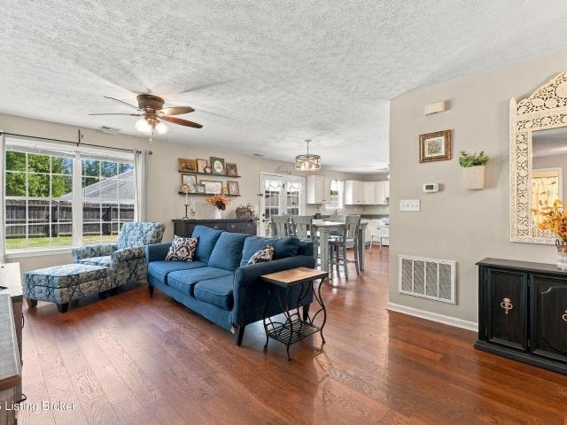 230 Clover Cove Dr