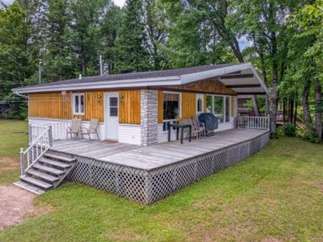 230 Av. Jean Joseph E. Saint Raymond, QC, G3L 2V4 Luxury House for sale | Listing ID 20350 | Royal LePage Carriage Trade Luxury Properties