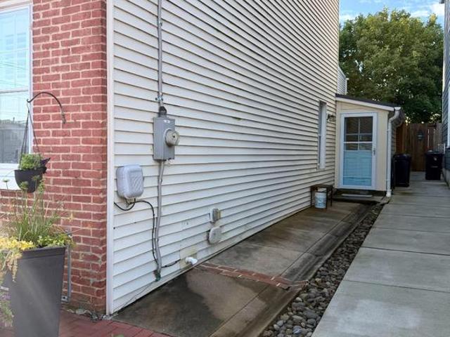 230 E 6Th