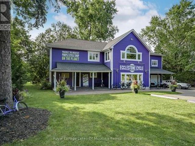 230 Ecclestone Drive, Bracebridge, ON, P1L 1G4 Luxury House for sale | Listing ID X13427 | Royal LePage Carriage Trade Luxury Properties