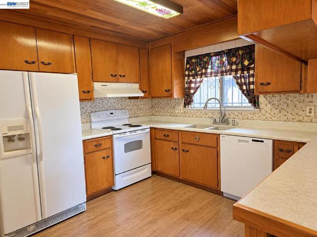 230 Flanders Ct