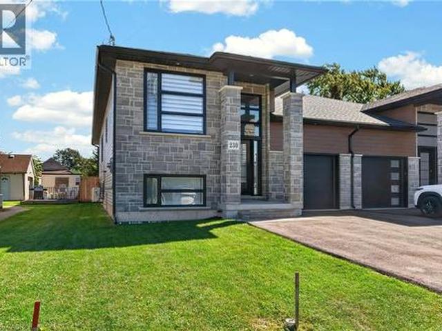 230 Knoll Street, Port Colborne, ON, L3K 5B6 house for sale | Listing ID 40866 | Royal LePage