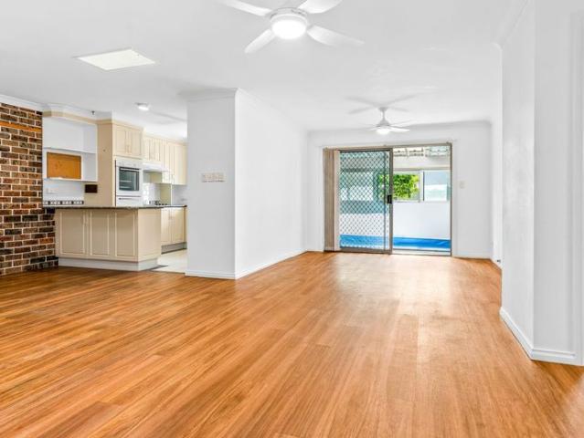 2/30 Kenrose Street Forster