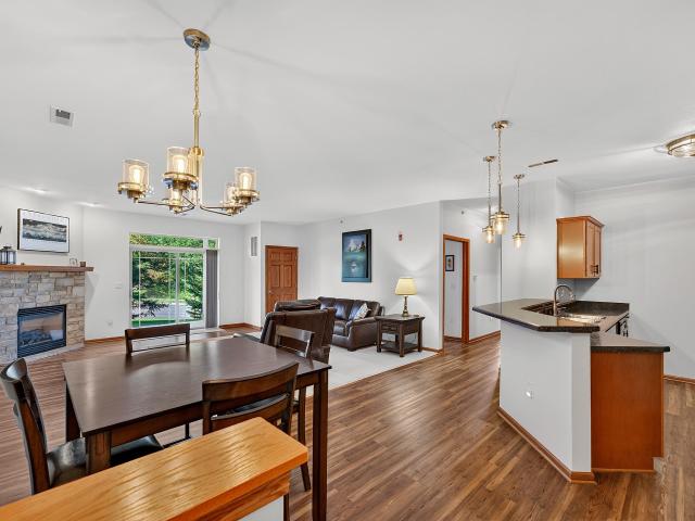 230 Hilldale Dr, Unit 1111