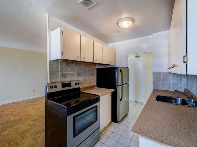230 Lake Promenade Studio Apartment for Rent at 230 Lake Promenade, Toronto, ON M8W 1B1 Long Branch