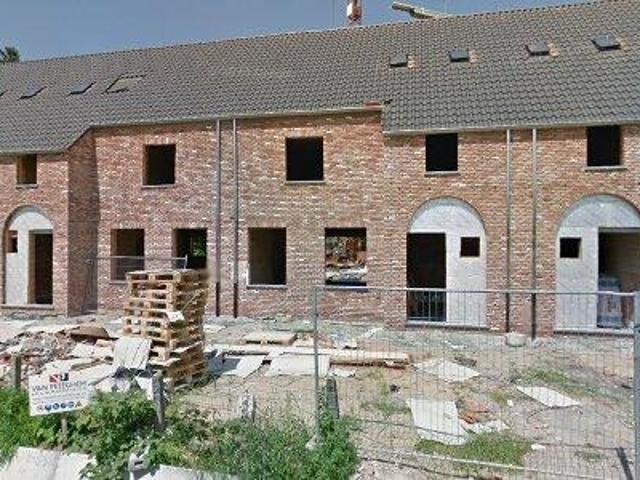 230 m2 apartment for rent in Waasmunster