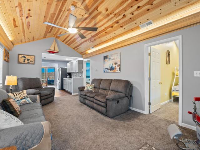230 N Sackett Road