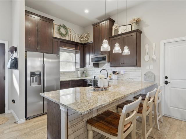 230 Navarro Crossing 6B