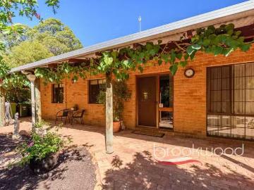 230 Naranga Place, Stoneville, WA 6081