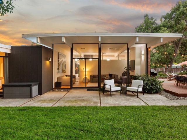 230 Santa Fe Dr